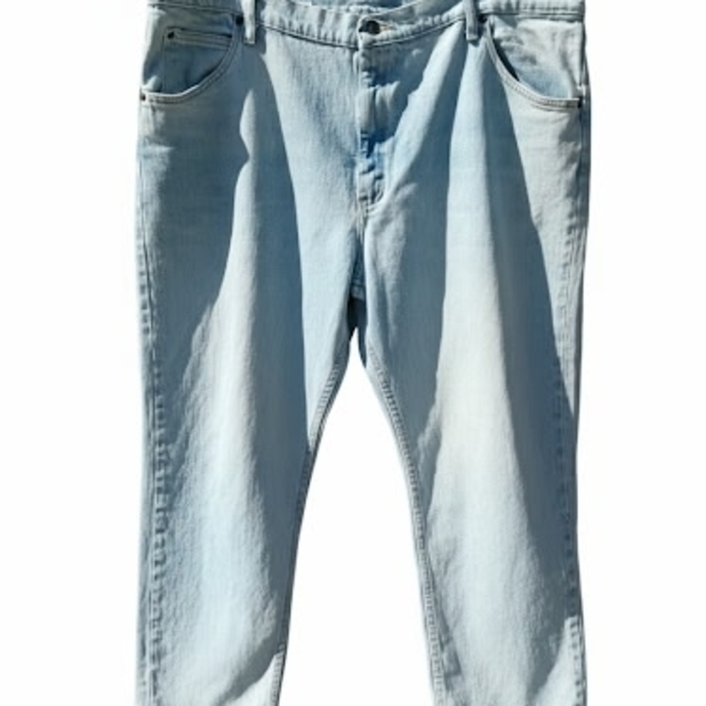 42x30 Wrangler Premium Quality Ultralight Wash Straight Leg 90's Y2K Dad Jeans